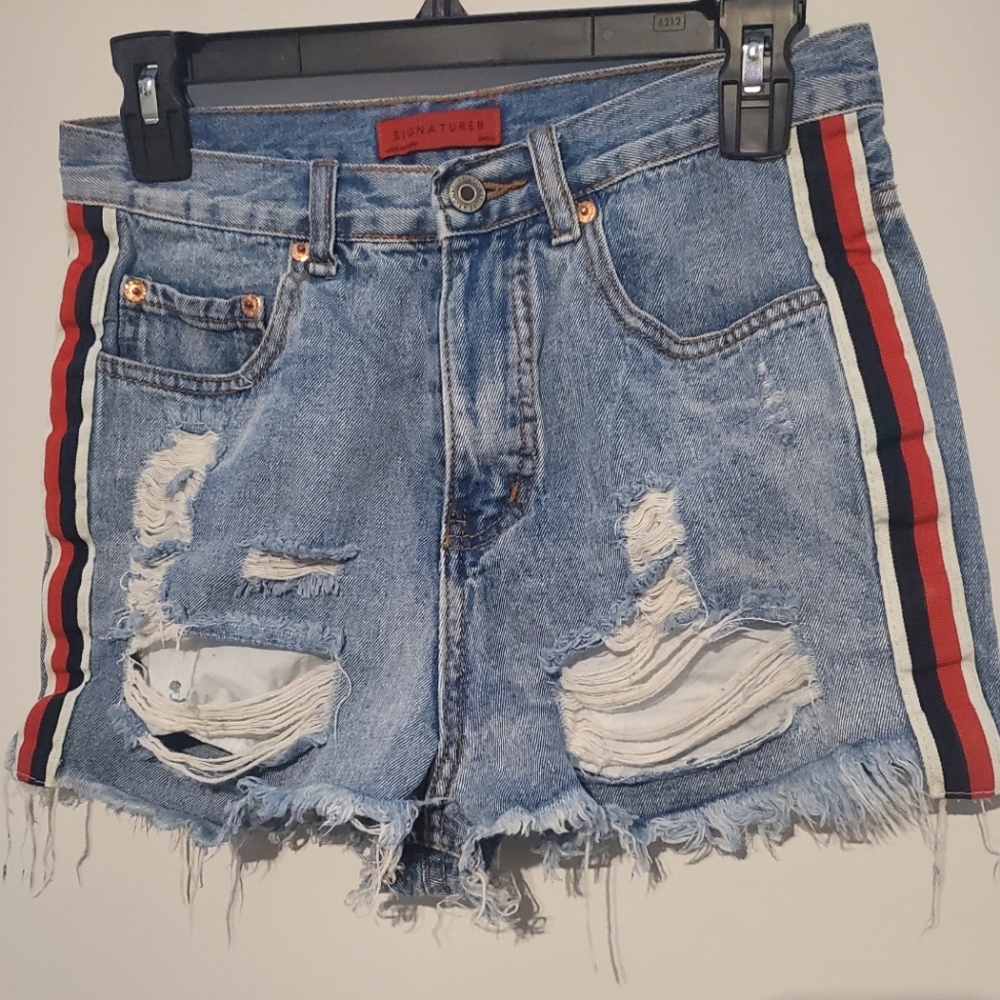 Signature8 Size Small High Rise Distressed Blue Denim Shorts Raw Hem Light Wash